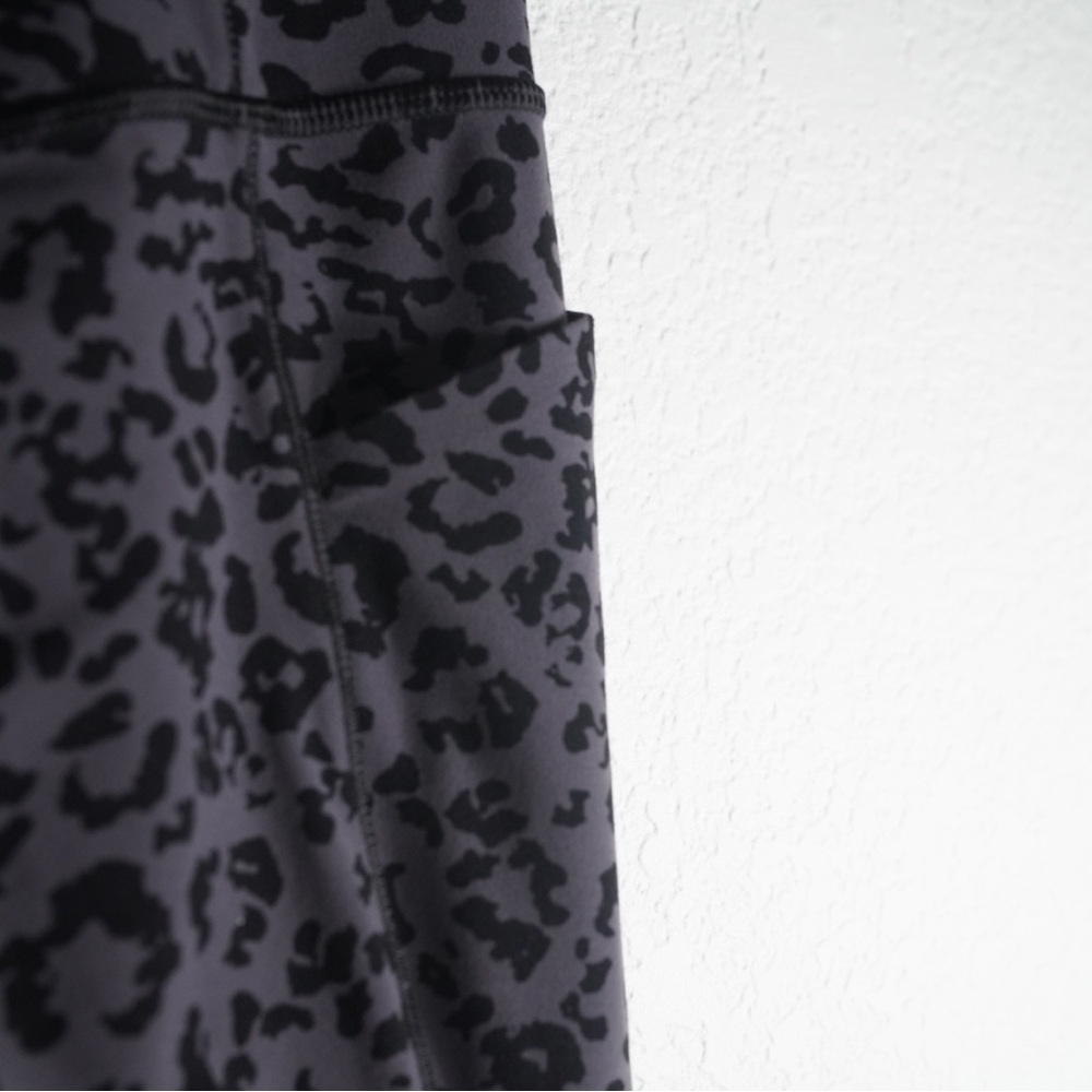 Athleta Leggings Women’s Salutation II Capri Black High Rise Yoga Size XS - Picture 4 of 8